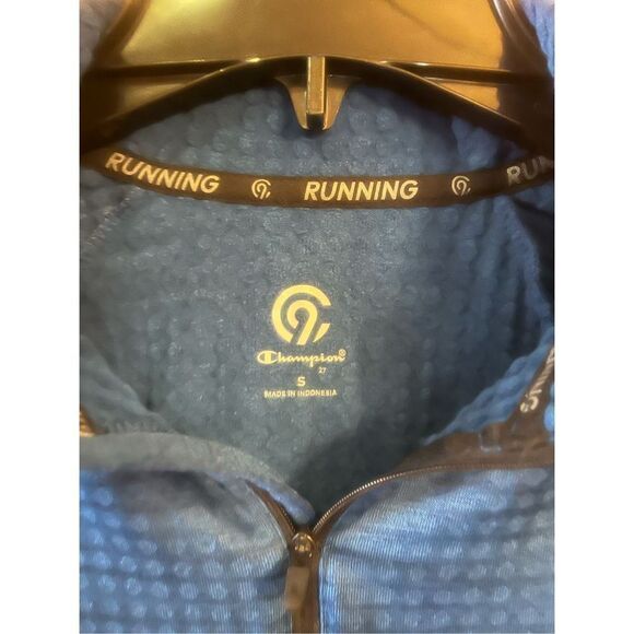 Champion Women's Quarter Zip Running Top, Small (2653) - Picture 4 of 6